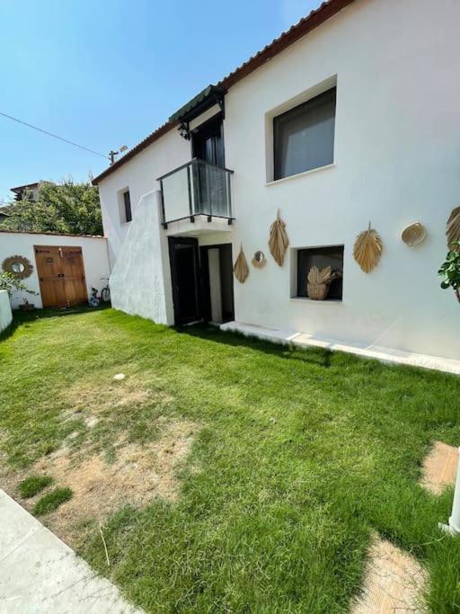 Oezel Havuzlu Kiralik Tas Villa Kusadası Exterior foto