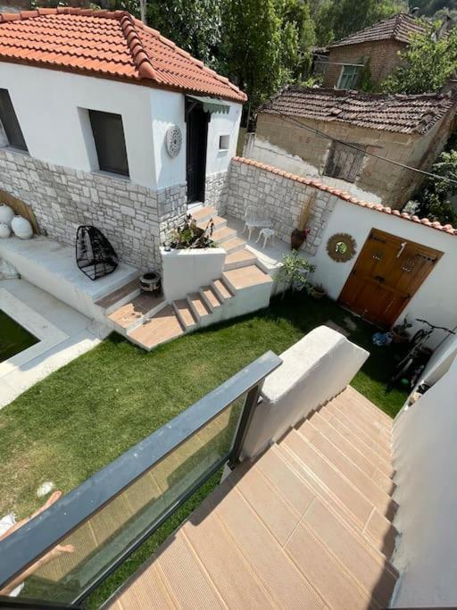 Oezel Havuzlu Kiralik Tas Villa Kusadası Exterior foto